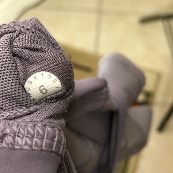 Lululemon Mesh Top Size 6 - Picture 7 of 7